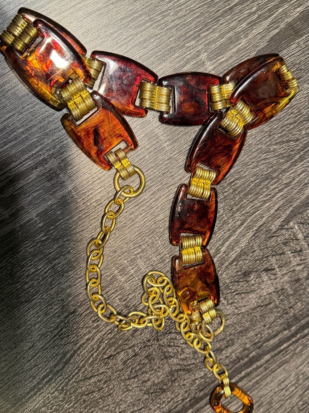 Tortoiseshell-Link Women’s Fashion Belt with Gold Chain